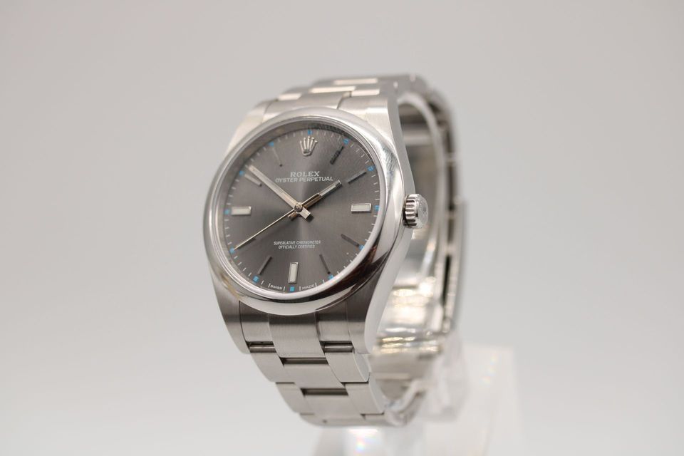Rolex Oyster Perpetual 114300 Image 2
